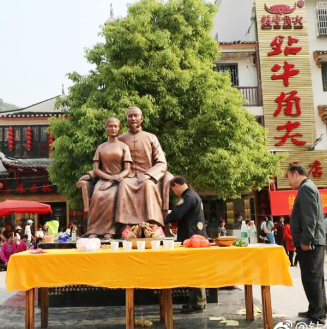 钻牛角尖集团，张家界牛角梳，凤凰牛角梳，钻牛角尖，钻牛角尖牛角梳，牛角梳